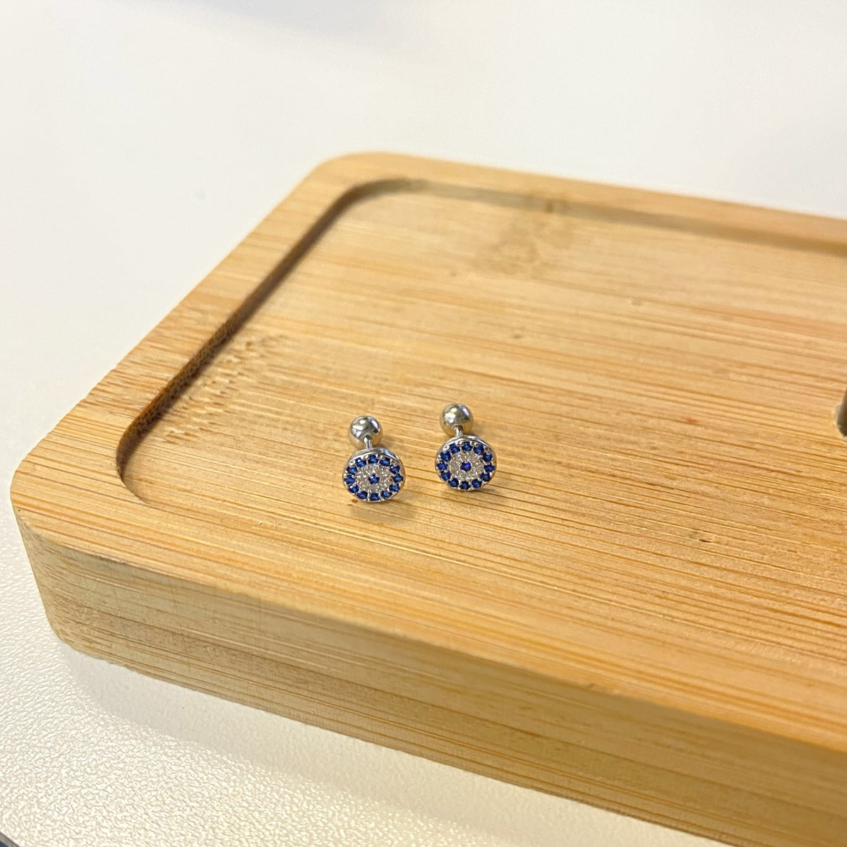 [Kismet Jewels ]Devil's Eye Ear Bone Nail Earrings