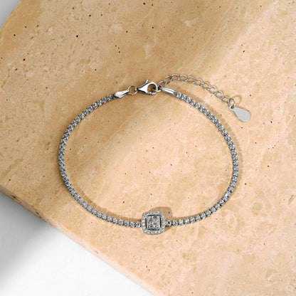 [Kismet Jewels ]Luxurious Dazzling Square Shape Banquet Bracelet