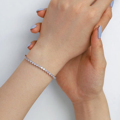 [Kismet Jewels ]Ornate  Sparkling Round Cut Daily Bracelet