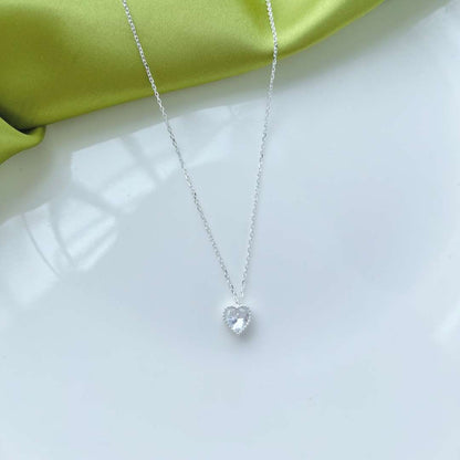 [Kismet Jewels ]Ornate Heart Shape Necklace