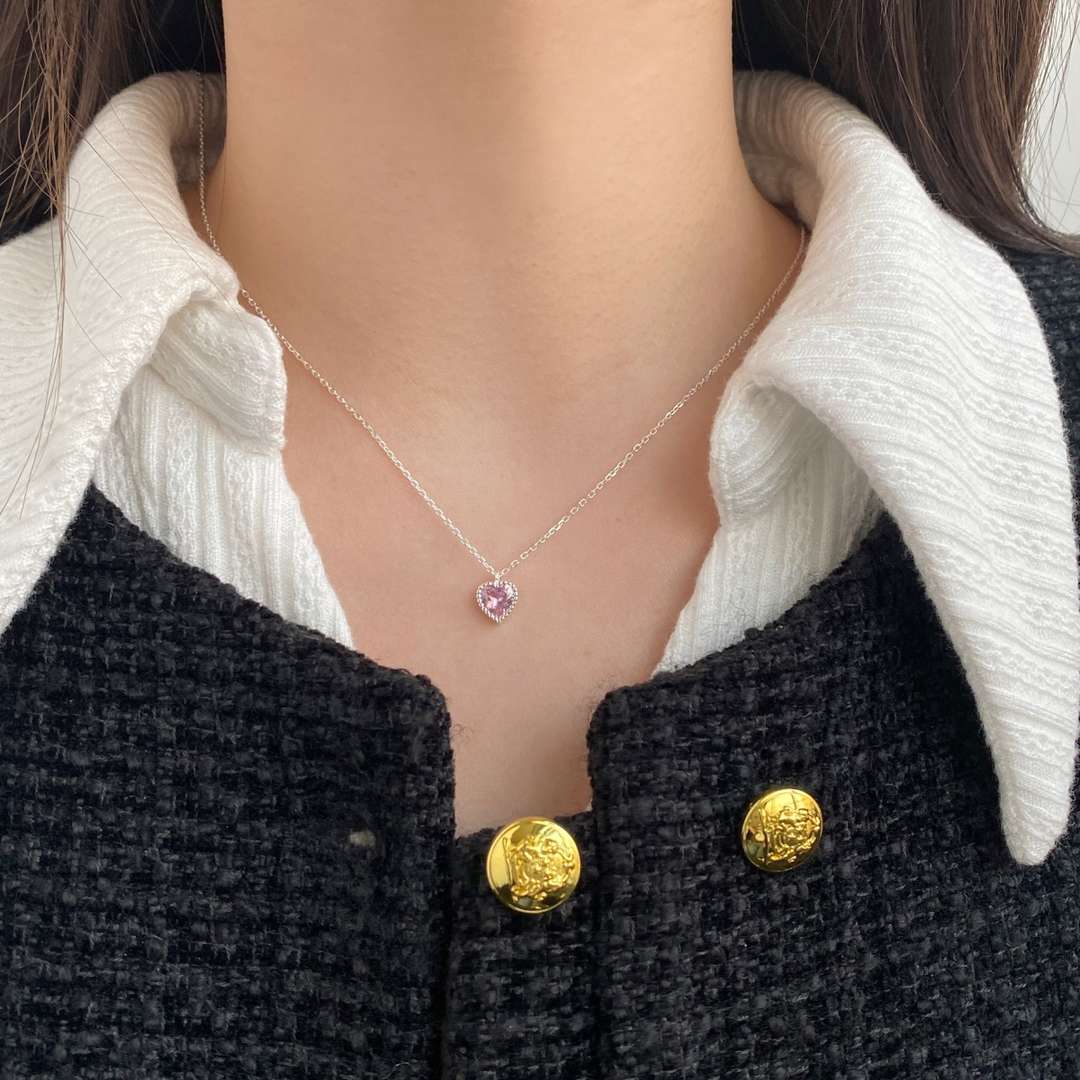 [Kismet Jewels ]Ornate Heart Shape Necklace