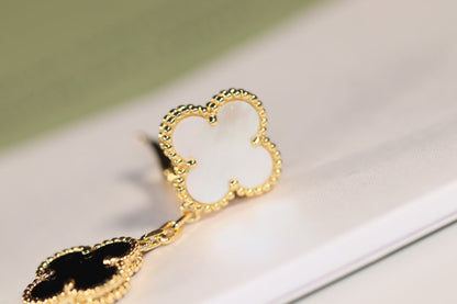 [Kismet Jewels ]CLOVER EARRINGS GOLD ONYX MOP 3 MOTIF