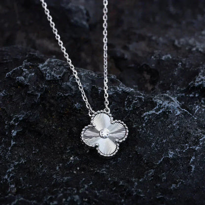 [Kismet Jewels ]CLOVER  15MM DIAMOND LASER NECKLACE SILVER