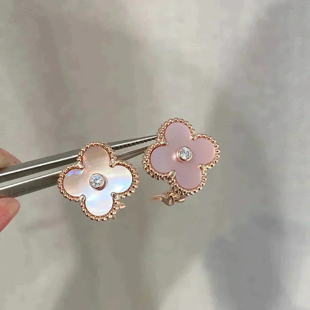 [Kismet Jewels ]CLOVER MEDIUM 1 MOTIFS  PINK MOP DIAMOND EARRINGS