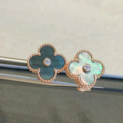 [Kismet Jewels ]CLOVER MEDIUM 1 MOTIFS GRAY MOP  DIAMOND EARRINGS