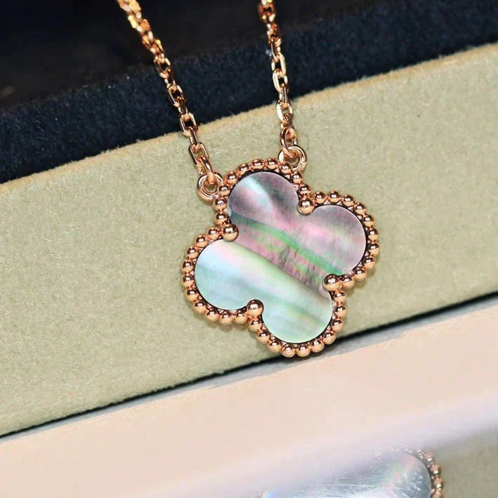 [Kismet Jewels ]CLOVER 15MM  GRAY MOTHER OF PEARL NECKLACE