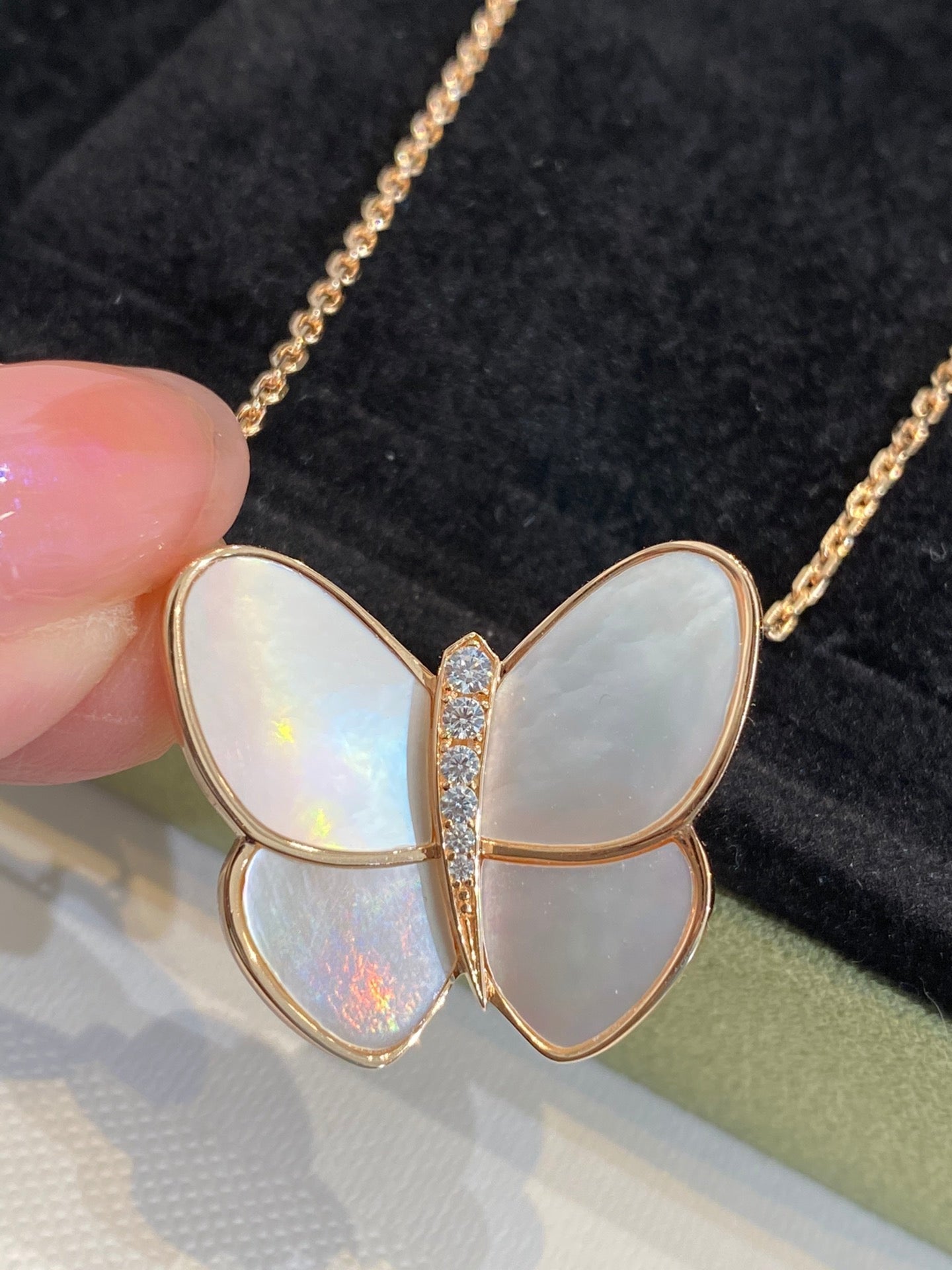 [Kismet Jewels ]BUTTERFLY GOLD MOP DIAMOND NECKLACE