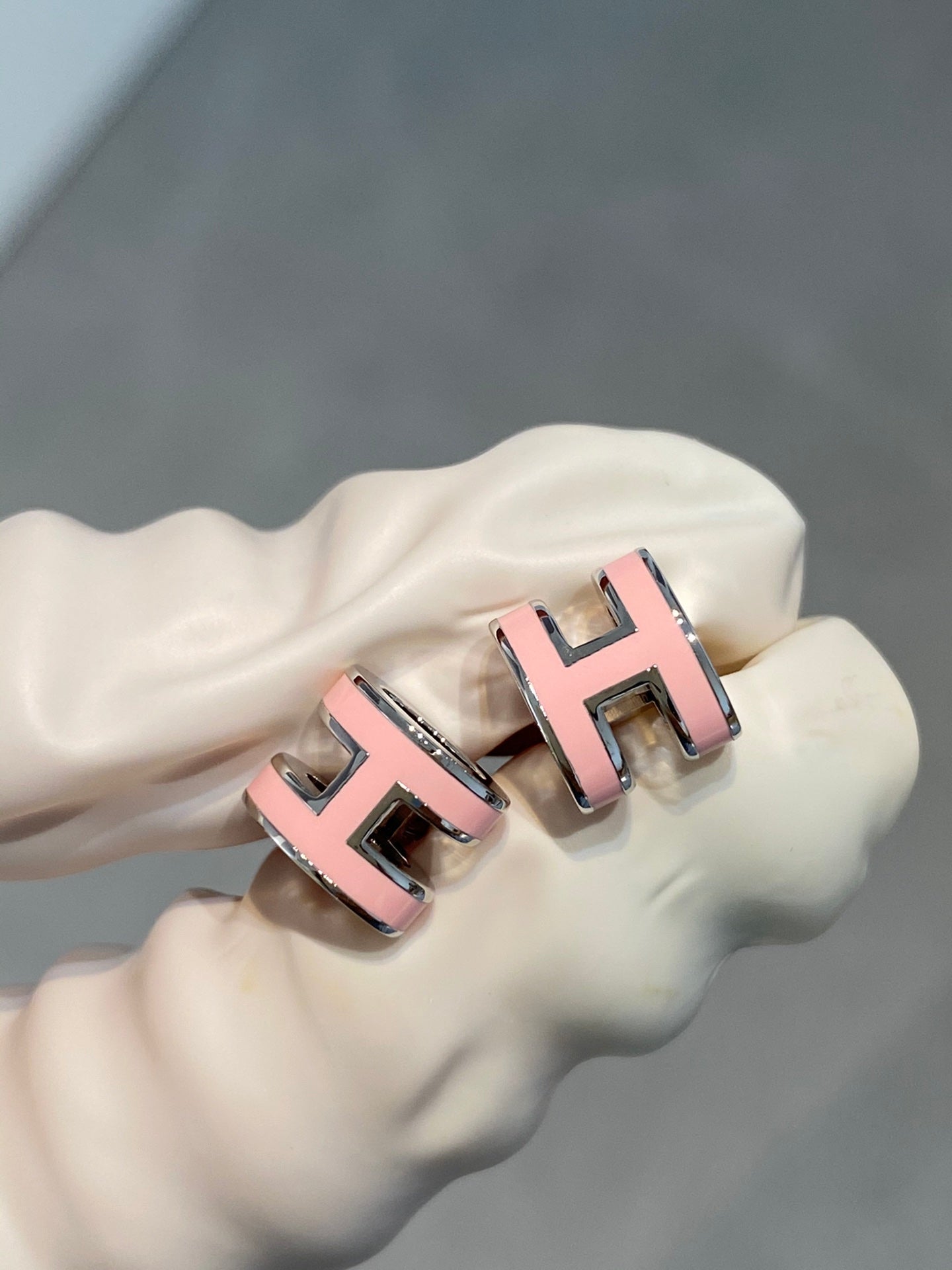 [Kismet Jewels ]MINI POP H SILVER EARRINGS PINK
