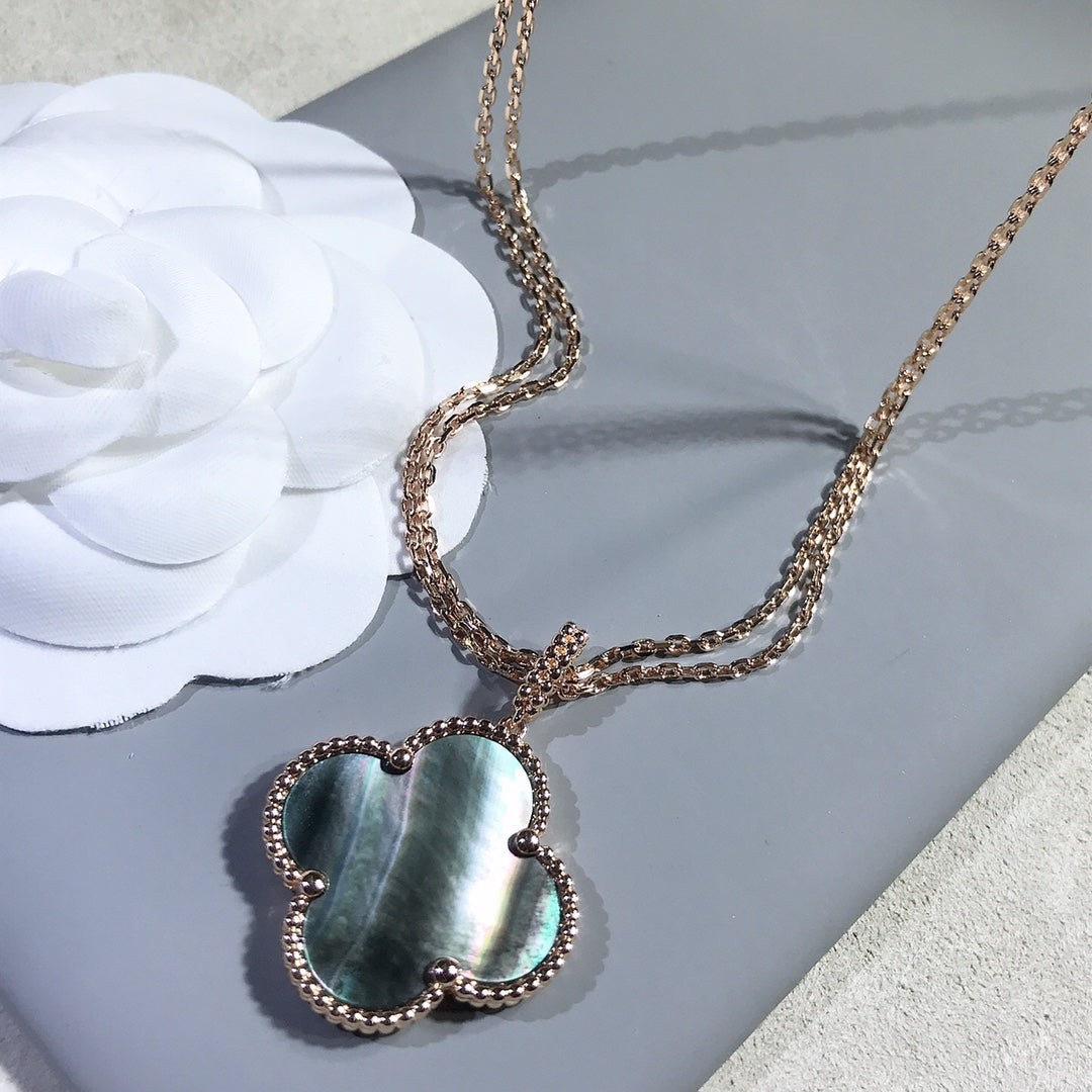 [Kismet Jewels ]CLOVER 25MM GOLD DARK MOP BIG CLOVER NECKLACE