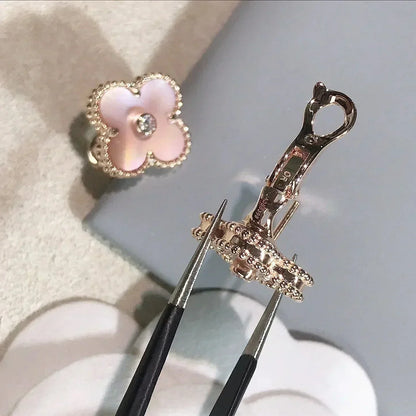 [Kismet Jewels ]CLOVER MEDIUM 1 MOTIFS  PINK MOP DIAMOND EARRINGS