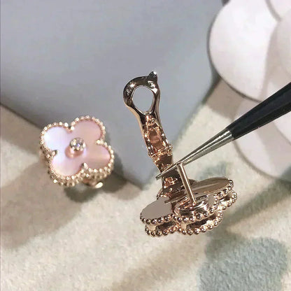 [Kismet Jewels ]CLOVER MEDIUM 1 MOTIFS  PINK MOP DIAMOND EARRINGS