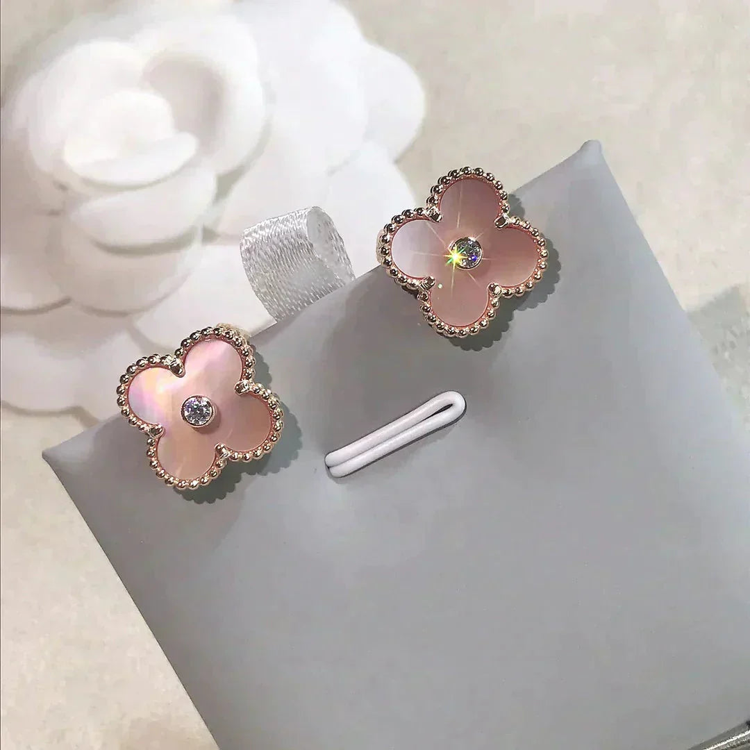 [Kismet Jewels ]CLOVER MEDIUM 1 MOTIFS  PINK MOP DIAMOND EARRINGS