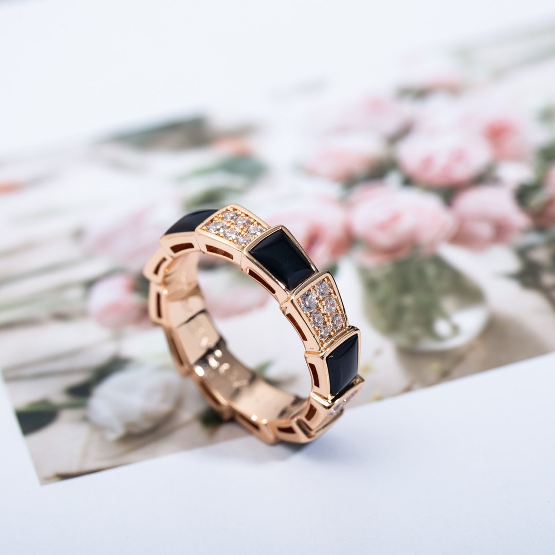 [Kismet Jewels ]SERPENTI RING PINK GOLD BLACK MOP DIAMOND PAVED 4MM