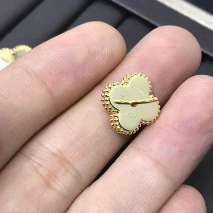 [Kismet Jewels ]CLOVER MINI 9.5MM LASER EARRINGS