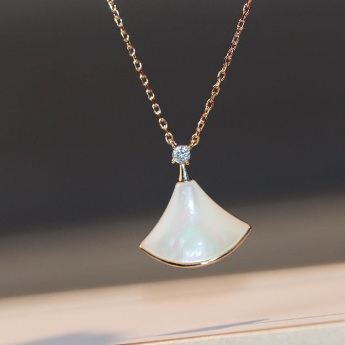 [Kismet Jewels ]DREAM NECKLACE WHITE MOP PINK GOLD 1 DIAMOND