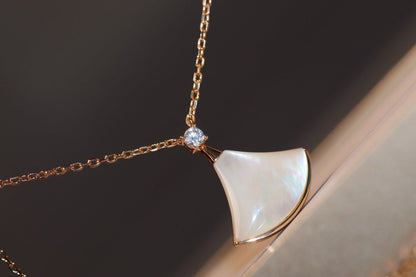 [Kismet Jewels ]DREAM NECKLACE WHITE MOP PINK GOLD 1 DIAMOND