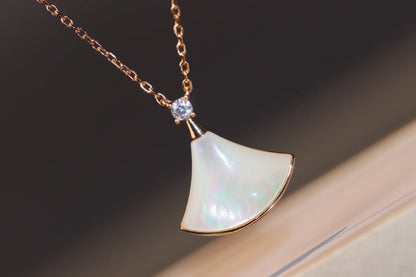 [Kismet Jewels ]DREAM NECKLACE WHITE MOP PINK GOLD 1 DIAMOND