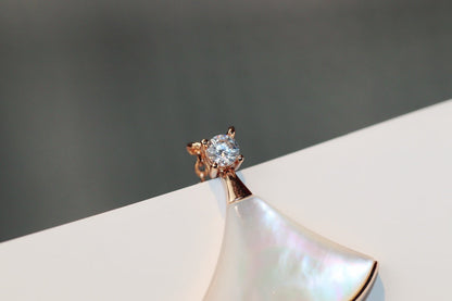 [Kismet Jewels ]DREAM NECKLACE WHITE MOP PINK GOLD 1 DIAMOND