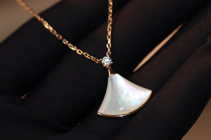 [Kismet Jewels ]DREAM NECKLACE WHITE MOP PINK GOLD 1 DIAMOND