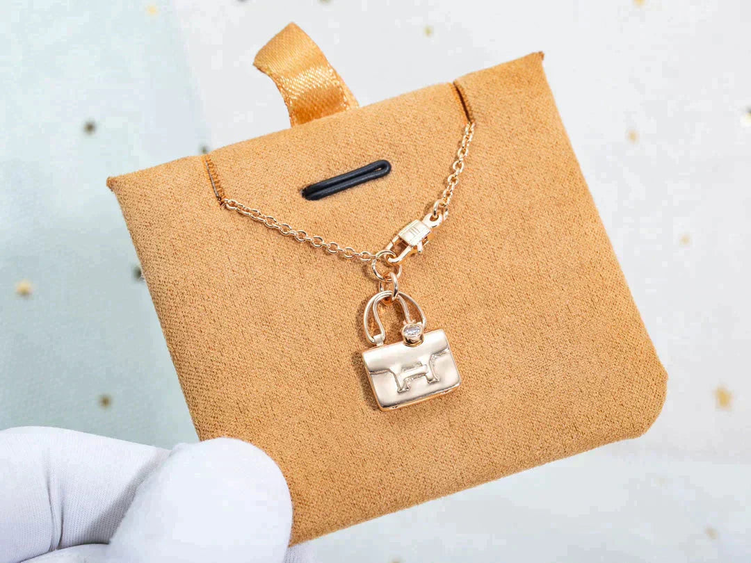 [Kismet Jewels ]AMULETTE PEDANT ROSE GOLD NECKLACE