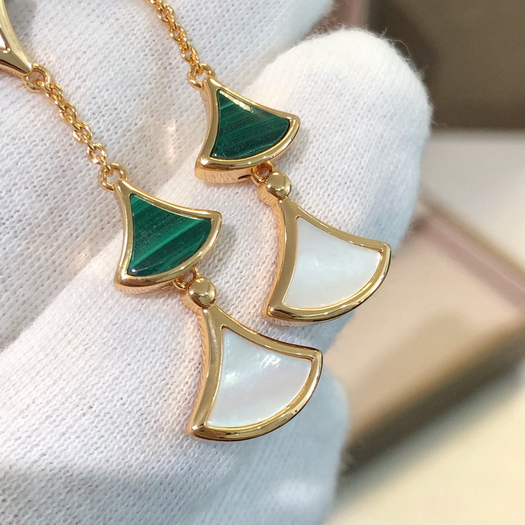 [Kismet Jewels ]DREAM EARRINGS 3 MOTIFS MALACHITE MOP PINK GOLD