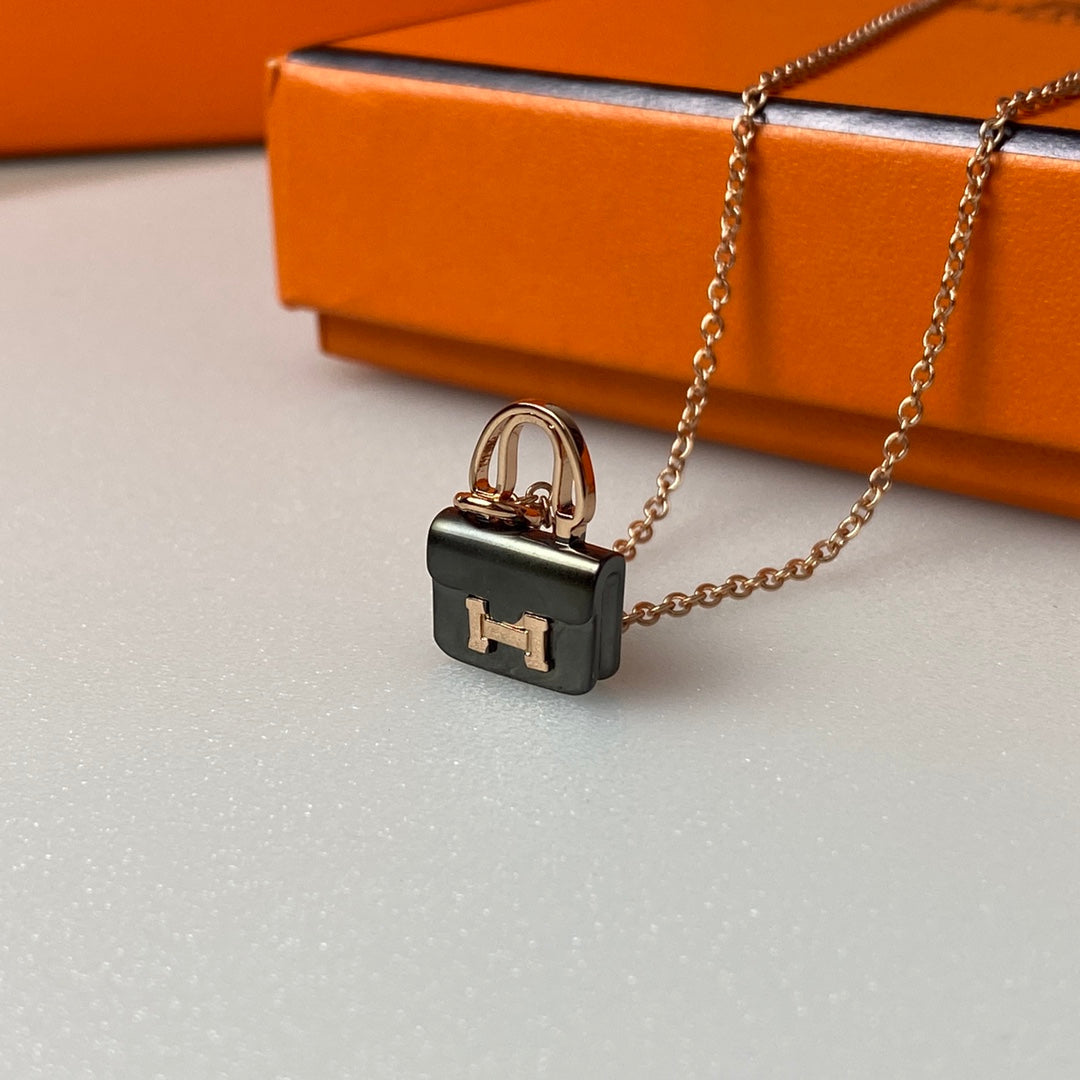 [Kismet Jewels ]CONSTANCE BLACK PEDANT PINK GOLD NECKLACE