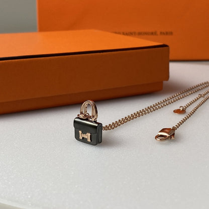 [Kismet Jewels ]CONSTANCE BLACK PEDANT PINK GOLD NECKLACE