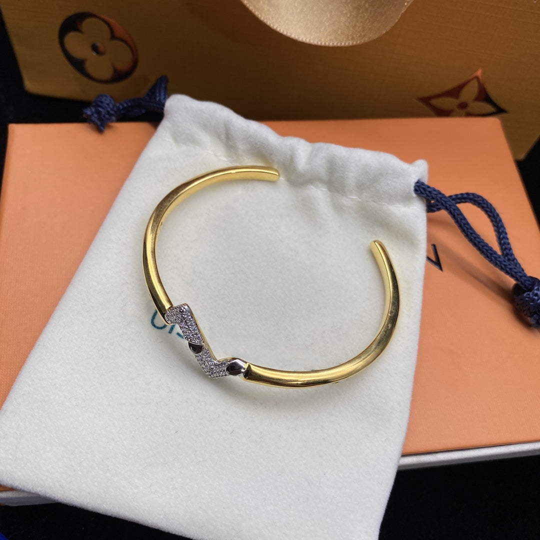 [Kismet Jewels ]VOLTE UPSITE DOWN DIAMOND GOLD OPEN BRACELET