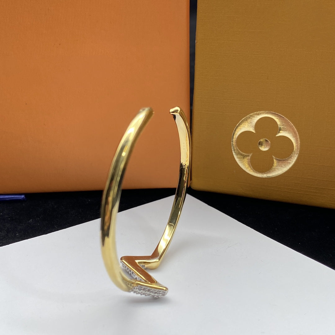 [Kismet Jewels ]VOLTE UPSITE DOWN DIAMOND GOLD OPEN BRACELET