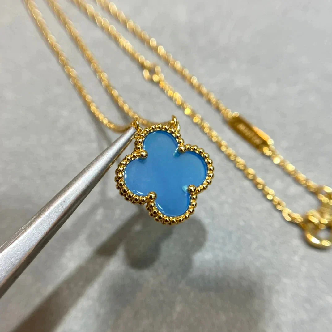 [Kismet Jewels ]CLOVER 15MM BLUE AGATE NECKLACE