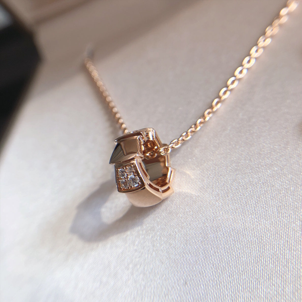 [Kismet Jewels ]SERPENTI PEDANT DIAMOND PINK GOLD NECKLACE