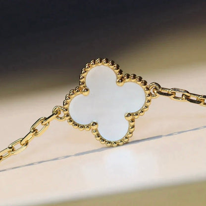 [Kismet Jewels ]CLOVER 20 MOTIFS WHITE MOP NECKLACE
