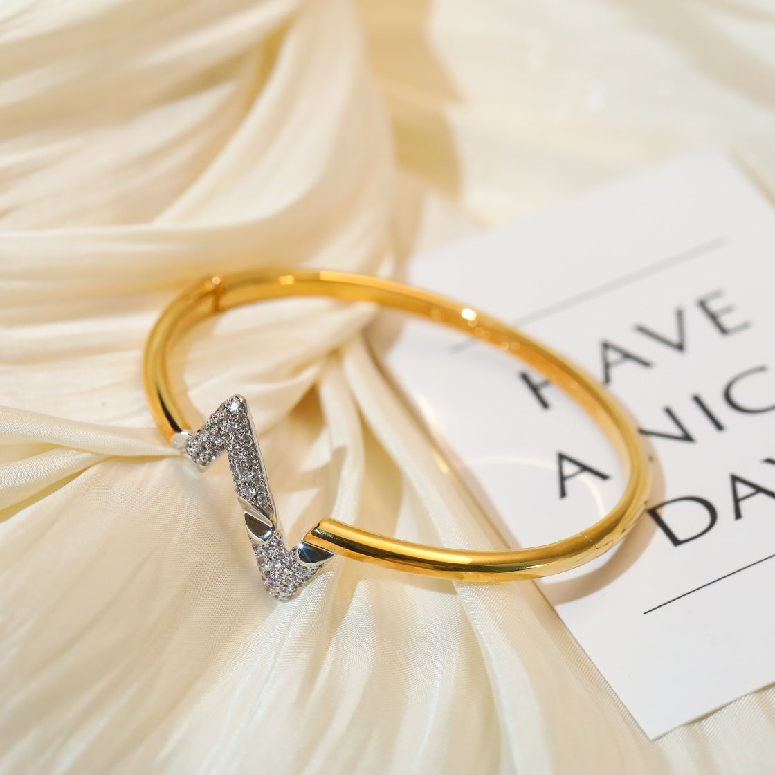 [Kismet Jewels ]VOLTE UPSITE DOWN GOLD DIAMOND BRACELET