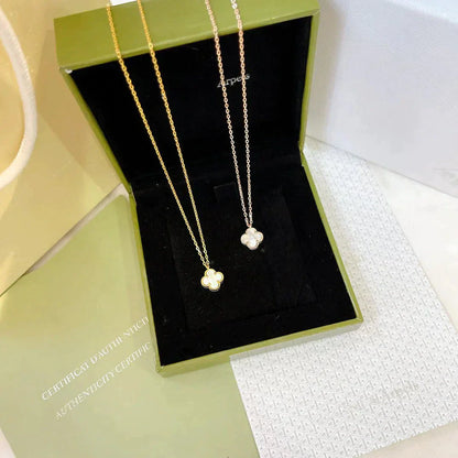 [Kismet Jewels ]CLOVER MINI 9.5MM WHITE MOTHER-OF-PEARL NECKLACE