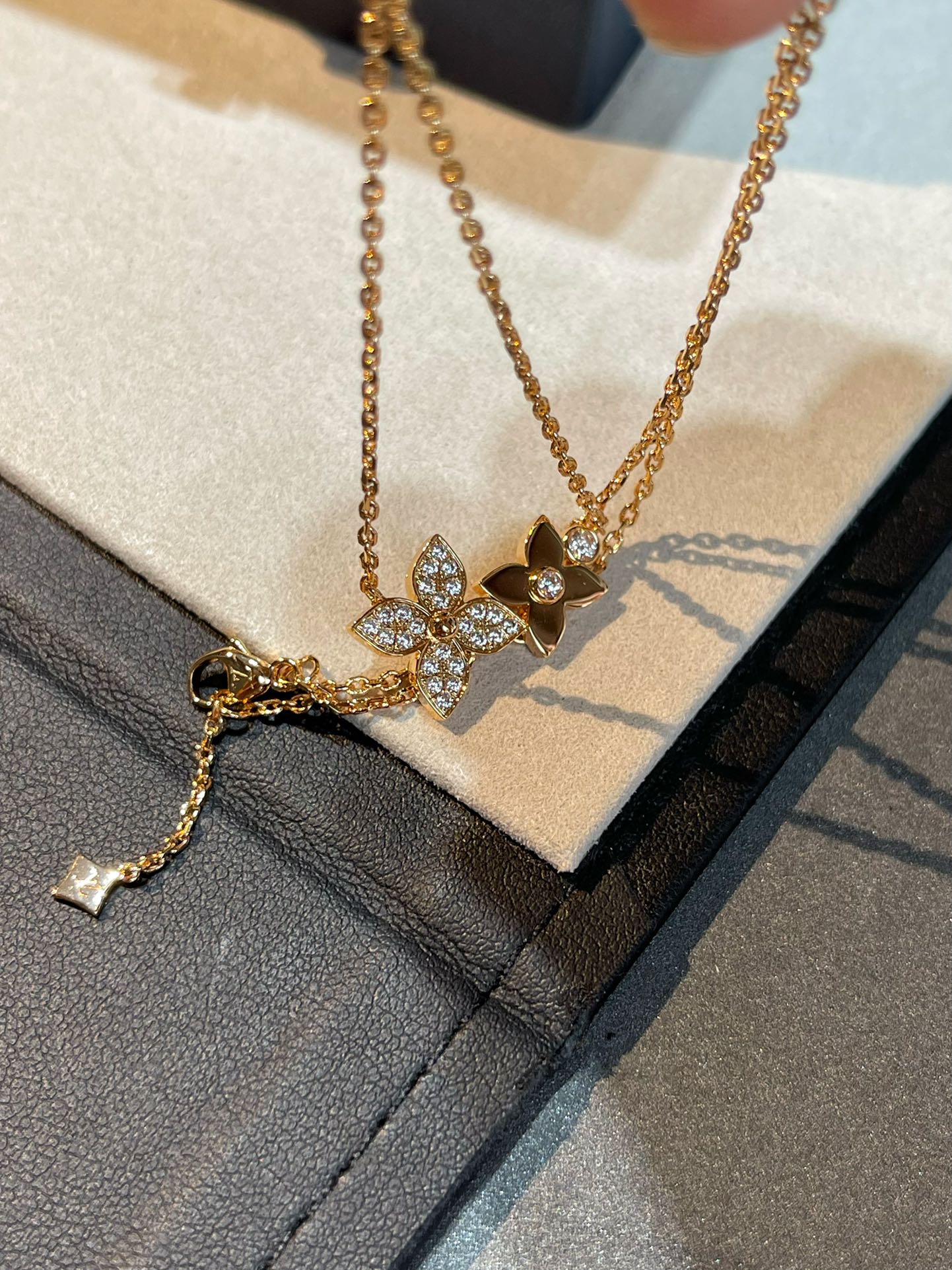 [Kismet Jewels ]STAR BLOSSOM NECKLACE PINK GOLD DIAMONDS