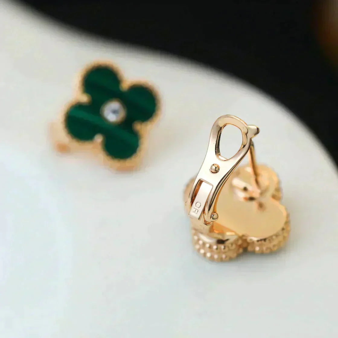 [Kismet Jewels ]CLOVER MEDIUM 1 MOTIFS MALACHITE DIAMOND EARRINGS
