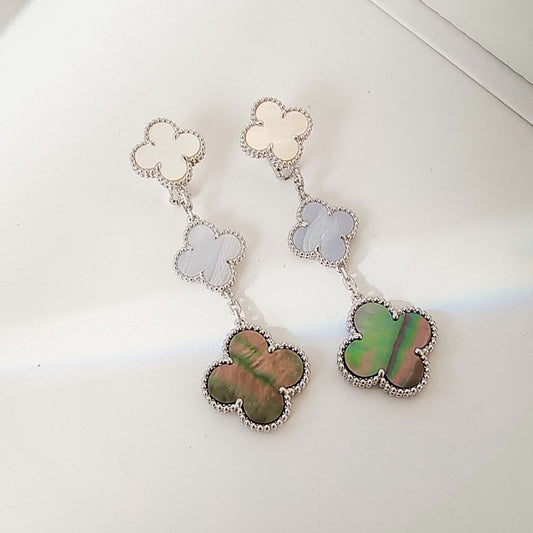 [Kismet Jewels ]CLOVER 3 MOTIFS CHALCEDONY DARK MOP SILVER EARRINGS