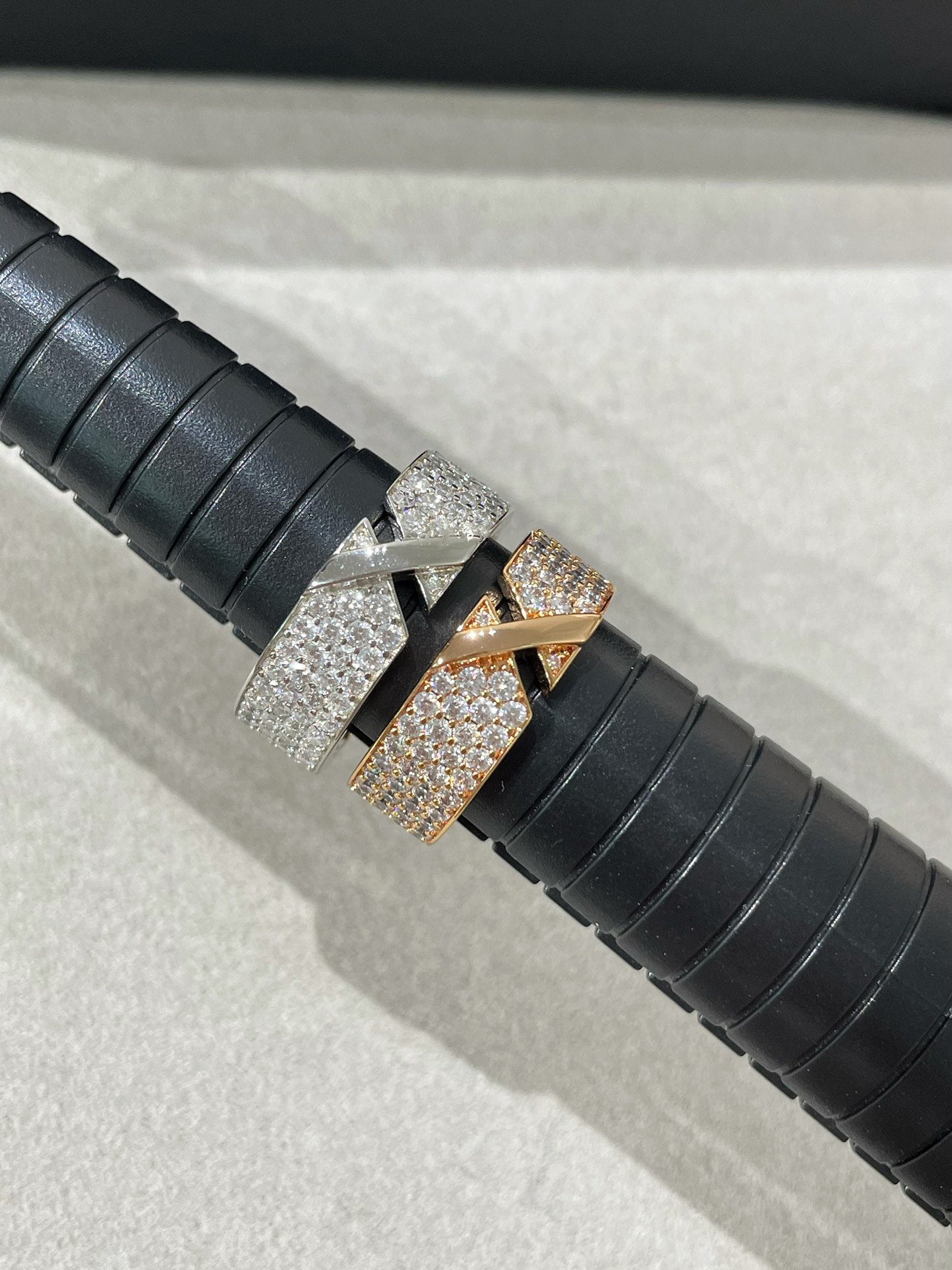 [Kismet Jewels ]LIENS EVIDENCE  DIAMOND PAVED RING
