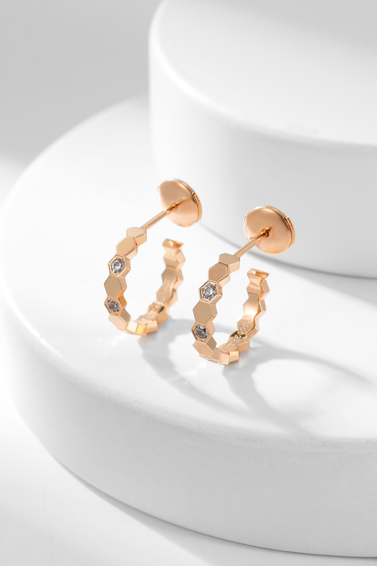 [Kismet Jewels ]BEE LOVE DIAMOND HOOP EARRINGS