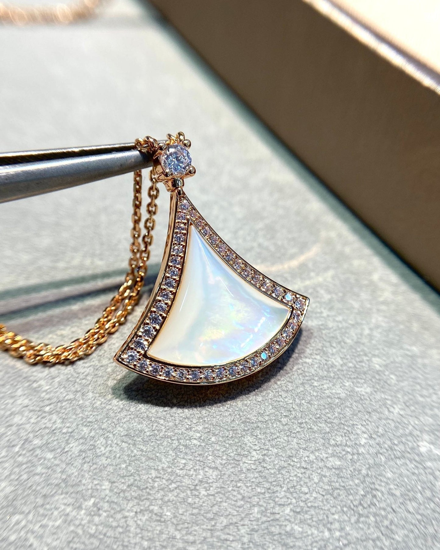 [Kismet Jewels ]DREAM MOP DIAMOND PAVED PINK GOLD NECKLACE