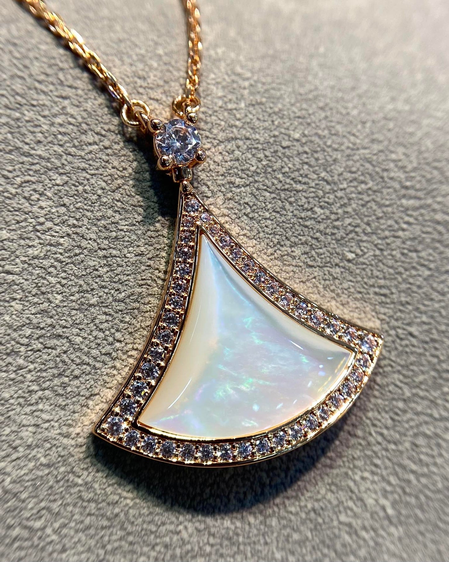 [Kismet Jewels ]DREAM MOP DIAMOND PAVED PINK GOLD NECKLACE
