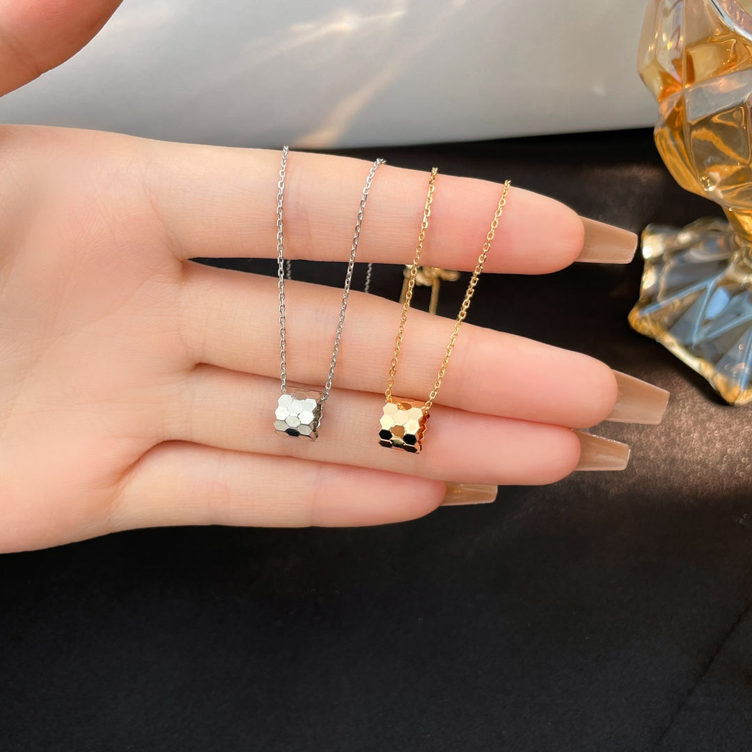 [Kismet Jewels ]BEE MINI NECKLACE