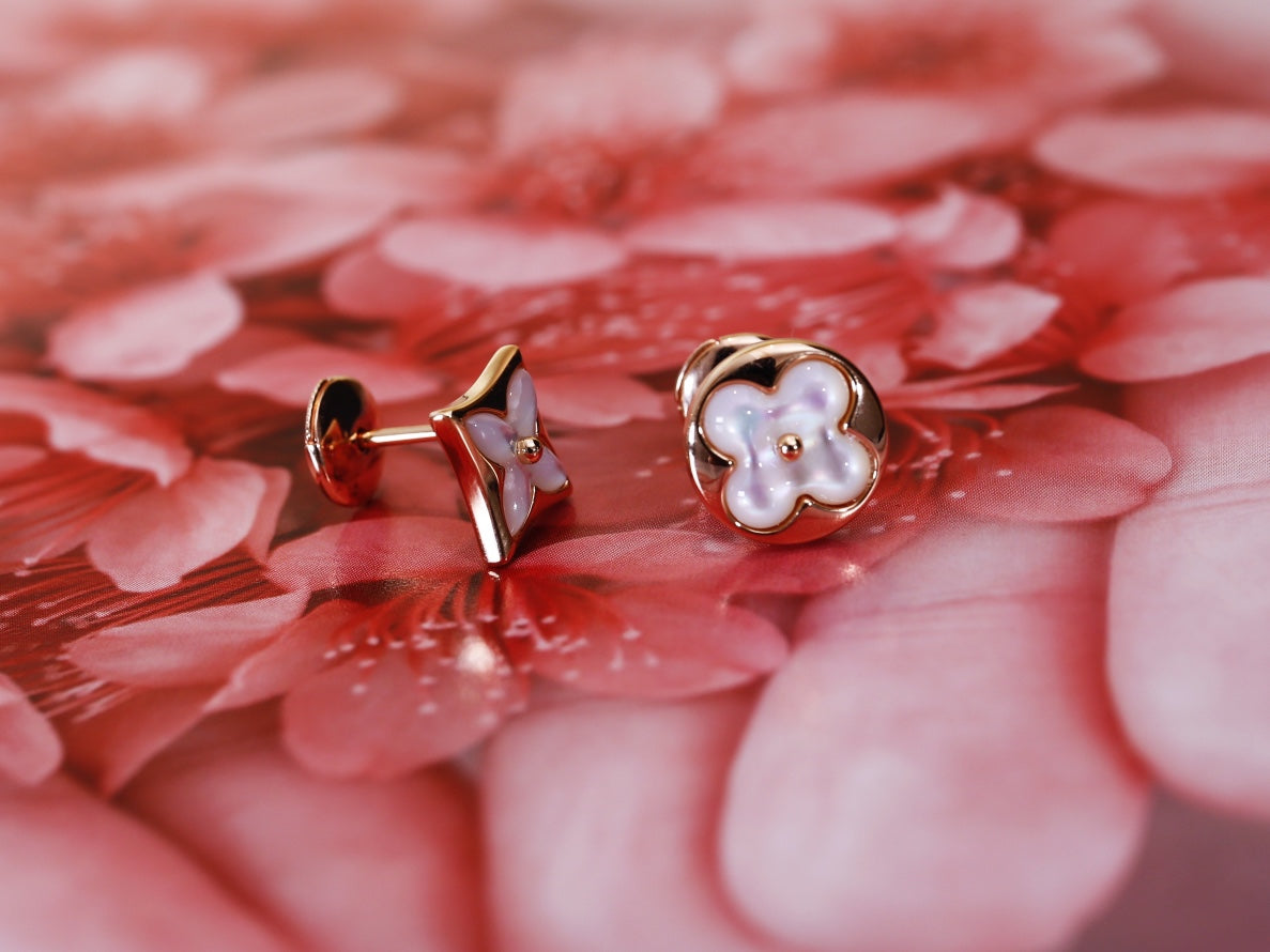 [Kismet Jewels ]STAR AND SUN PINK GOLD MOP STUD EARRINGS