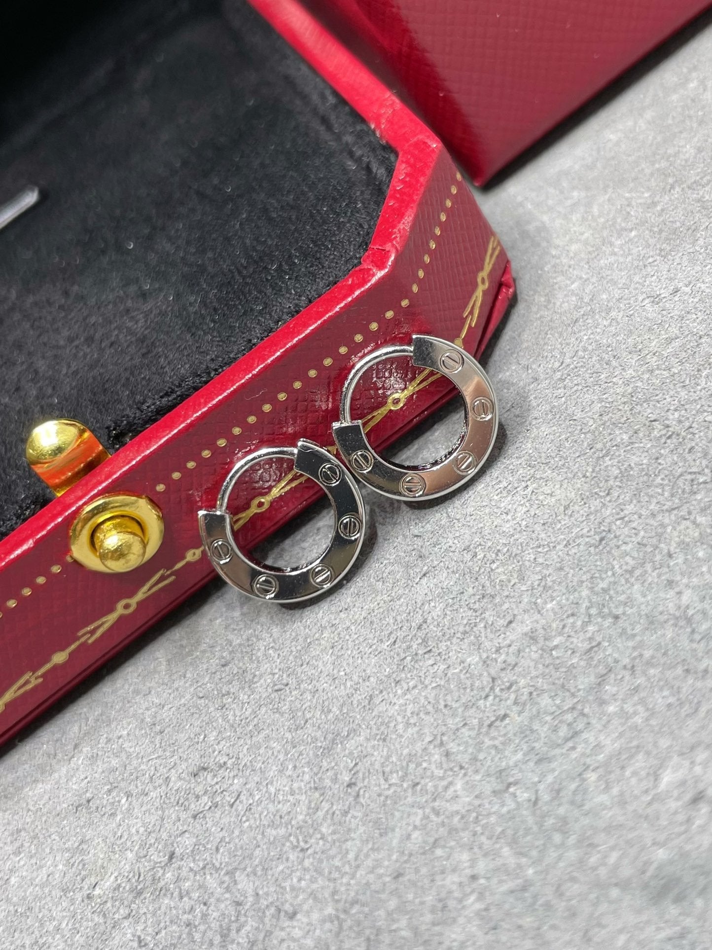 [Kismet Jewels ]LOVE MINI EARRINGS