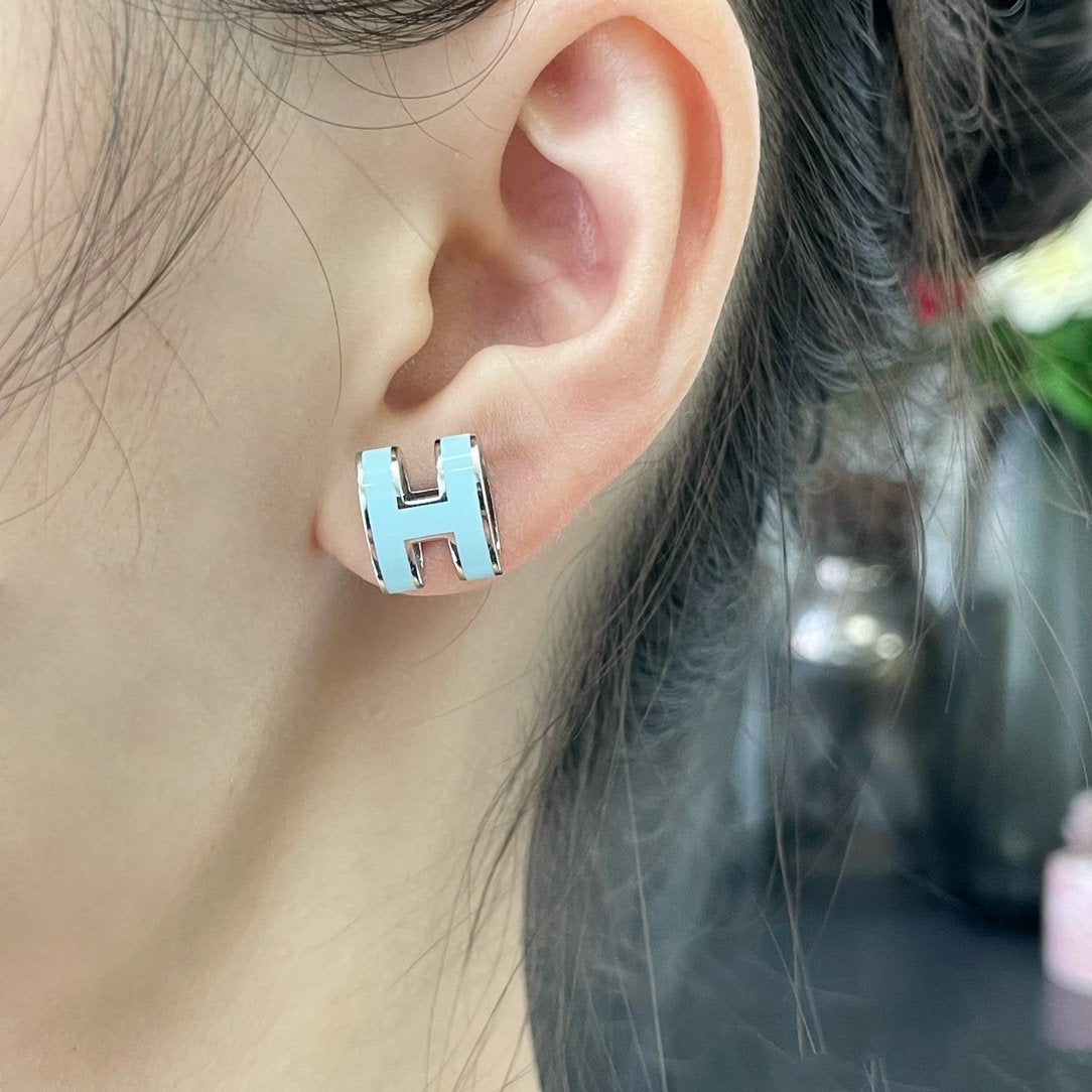 [Kismet Jewels ]POP H SKY BLUE STUD EARRINGS
