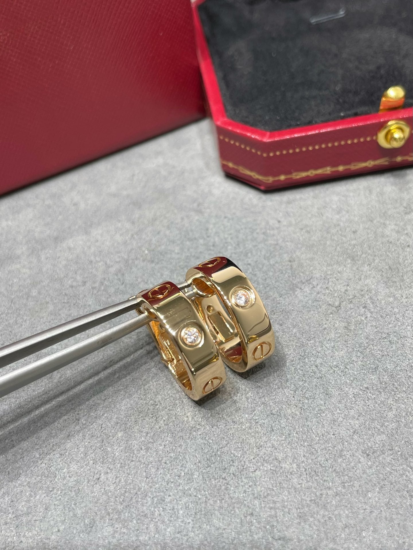 [Kismet Jewels ]LOVE 5.5MM 1 DIAMOND EARRINGS