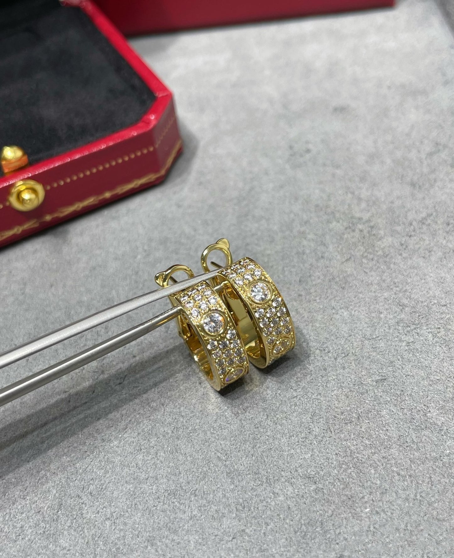 [Kismet Jewels ]LOVE 5.5MM DIAMOND PAVED EARRINGS