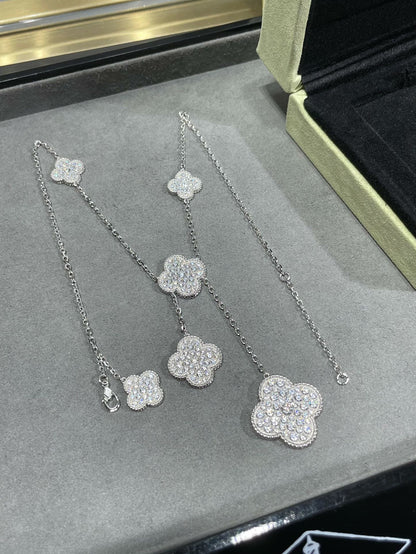 [Kismet Jewels ]CLOVER 6 MOTIF DIAMOND PAVED NECKLACE