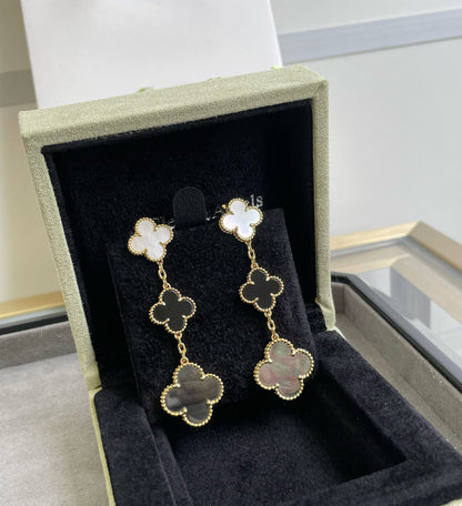 [Kismet Jewels ]CLOVER 3 MOTIF MOP ONYX DARK MOP PINK GOLD EARRINGS