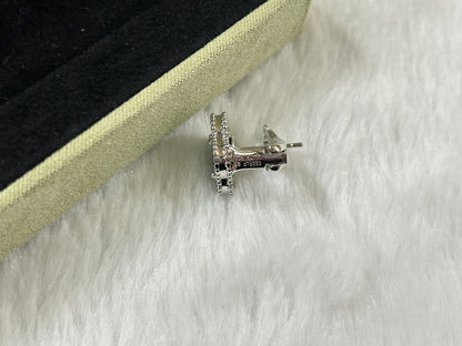 [Kismet Jewels ]CLOVER PIETERSITE MEDIUM STUD EARRINGS